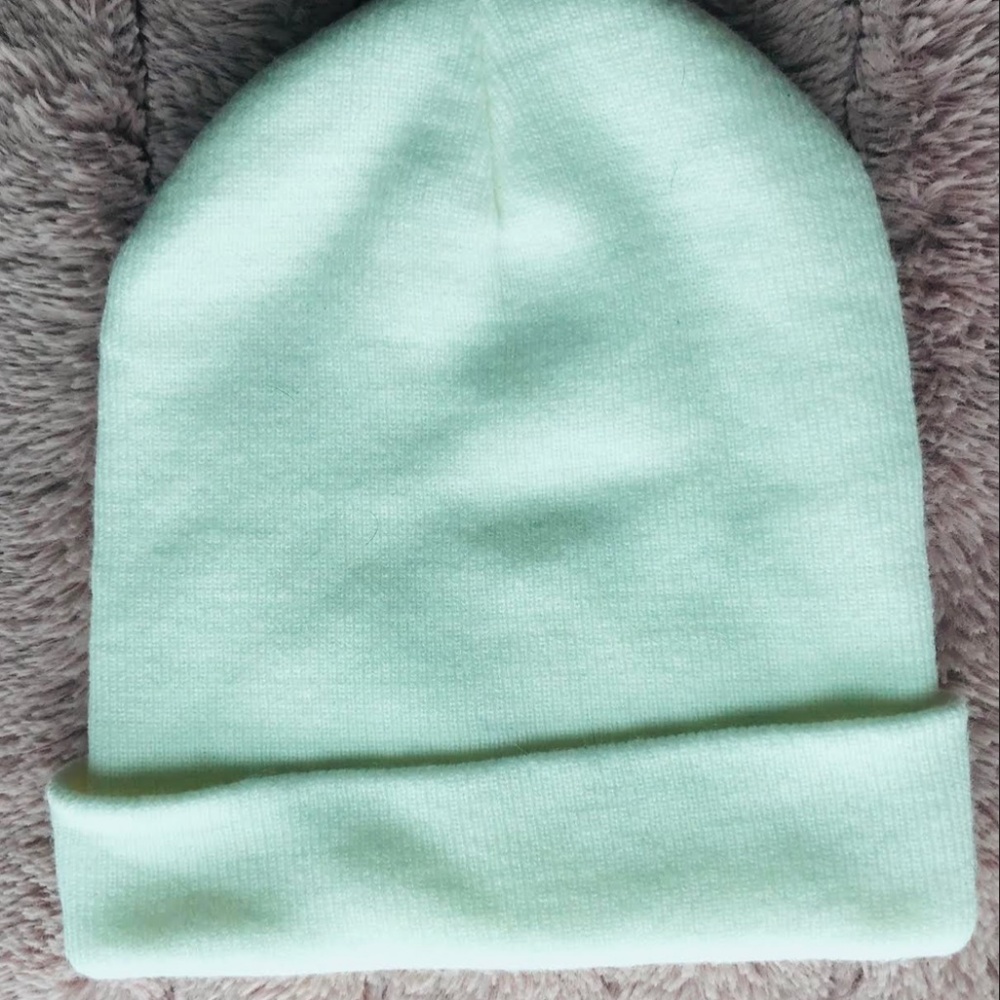 White Claw Toque - Picture 2 of 2